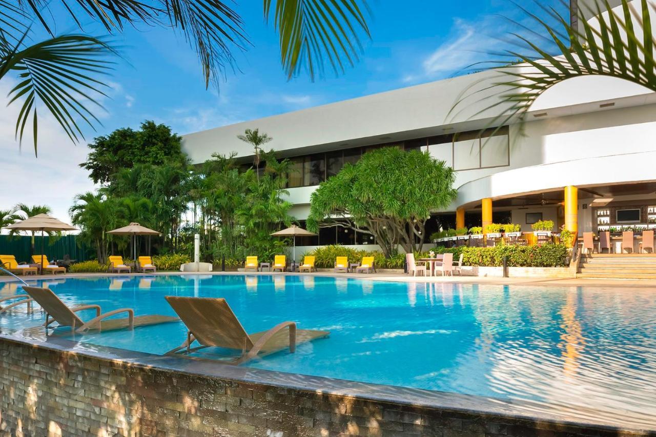 Hotel Marco Polo Plaza Cebu Zewnętrze zdjęcie The pool at the Sheraton Nha Trang Hotel & Spa Resort