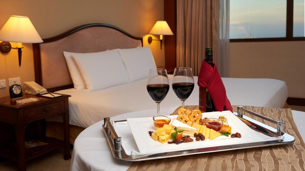 Hotel Marco Polo Plaza Cebu Zewnętrze zdjęcie Room service