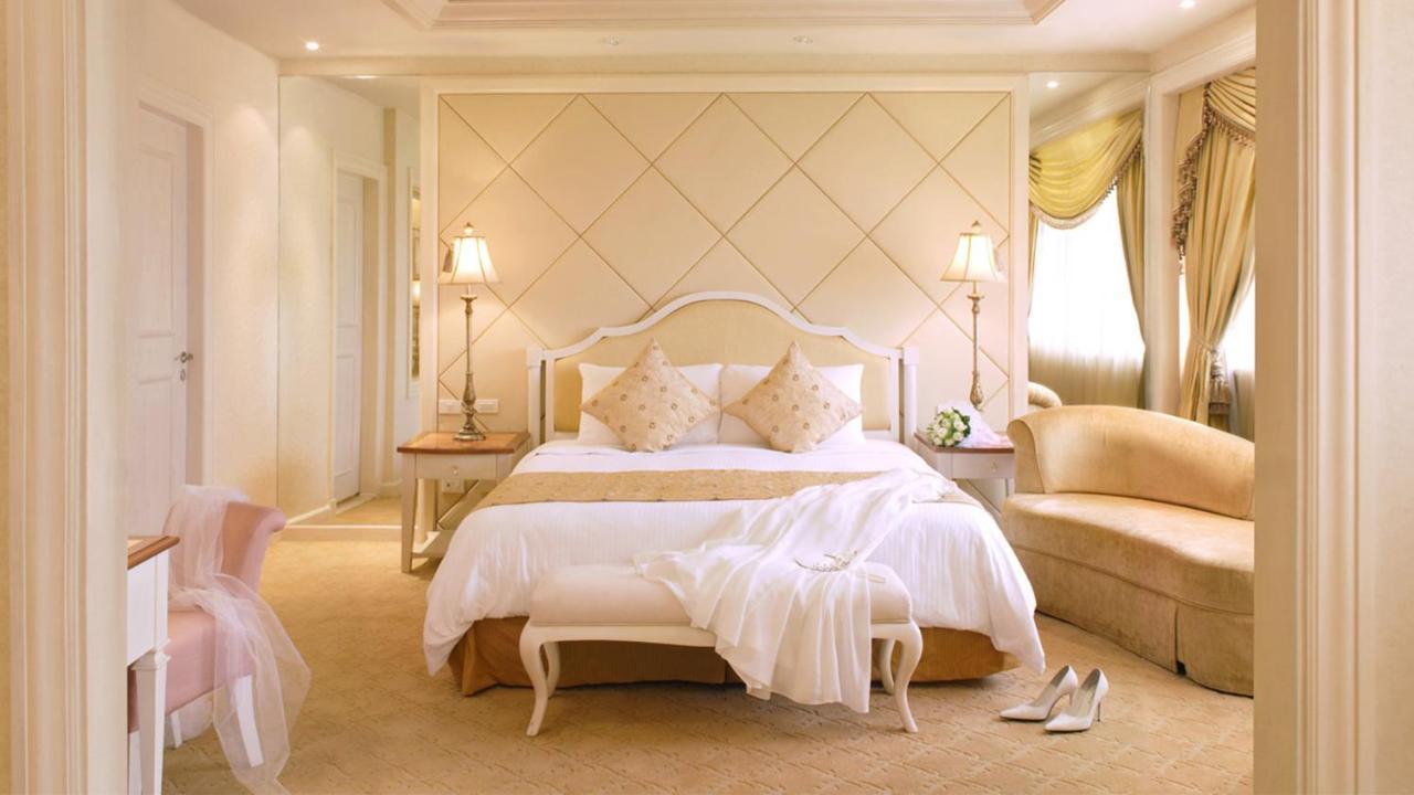 Hotel Marco Polo Plaza Cebu Zewnętrze zdjęcie A bedroom at the hotel
