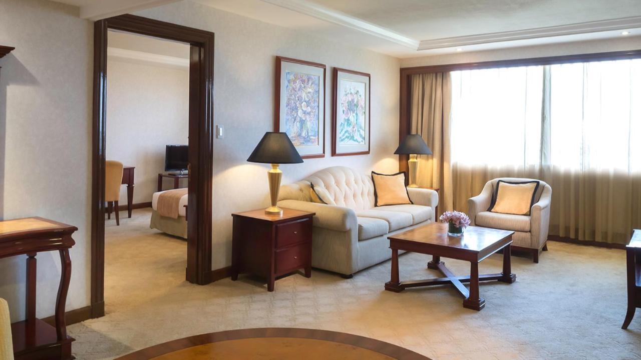 Hotel Marco Polo Plaza Cebu Zewnętrze zdjęcie A suite at the InterContinental