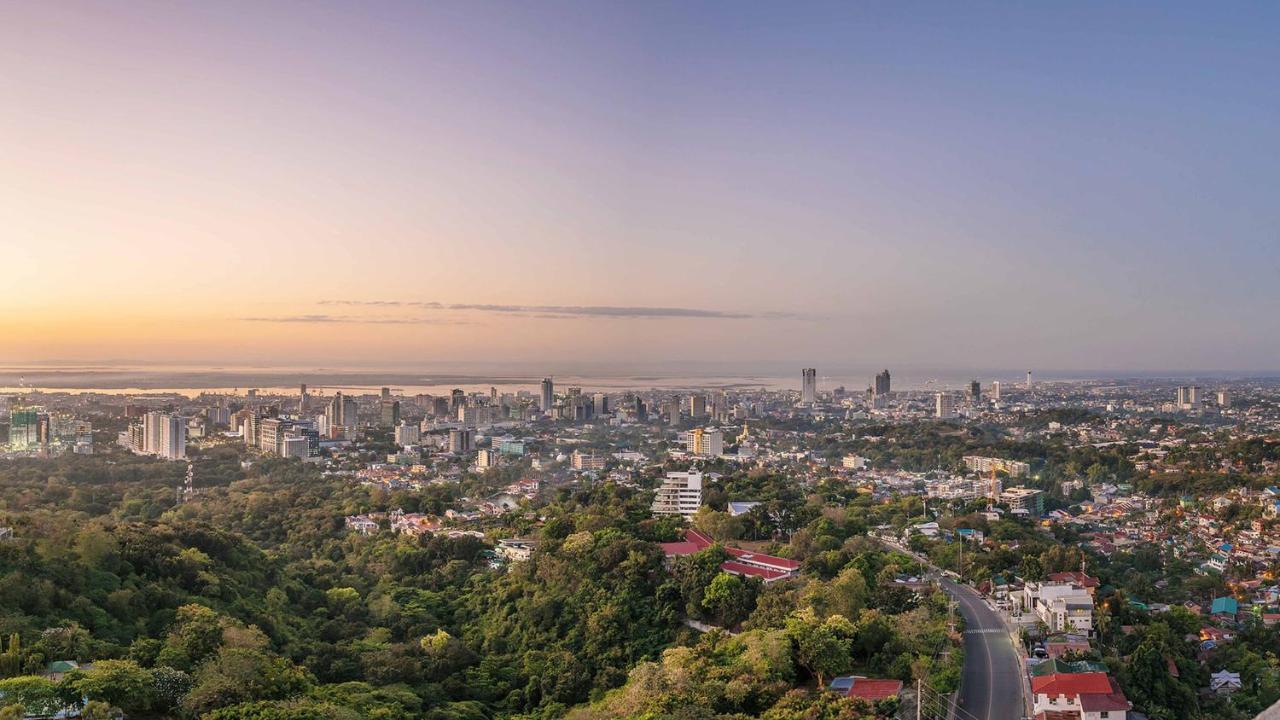 Hotel Marco Polo Plaza Cebu Zewnętrze zdjęcie View of the Gold Coast skyline from the Gold Coast hinterland